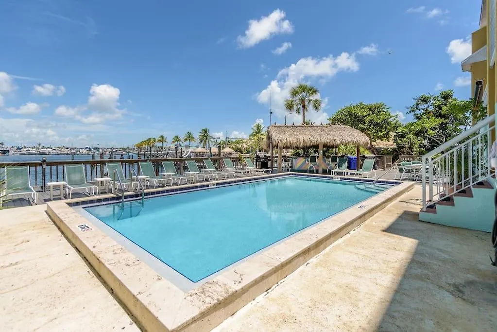 Willa Abaco - Large Waterfront 2X2 End Unit With Boat Slip Key West