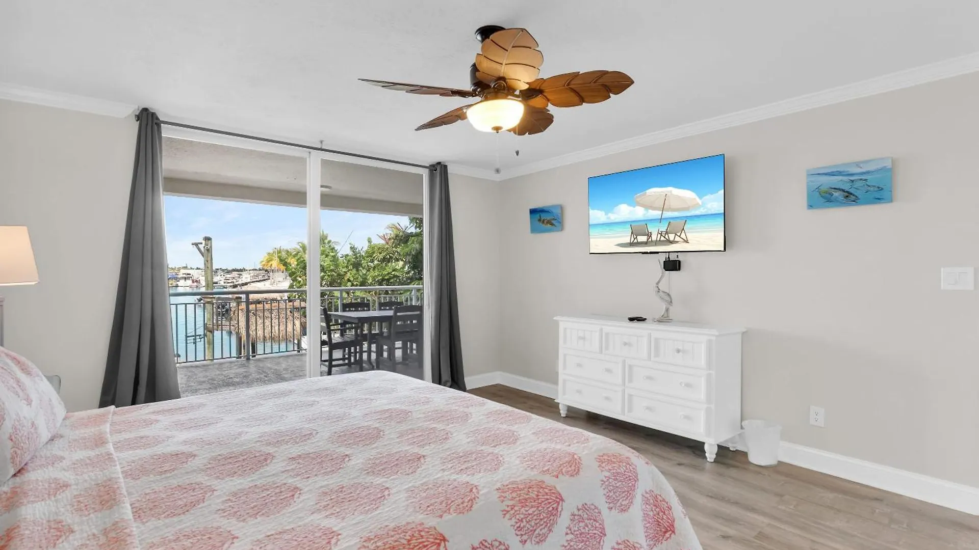 Dom wakacyjny Willa Abaco - Large Waterfront 2X2 End Unit With Boat Slip Key West